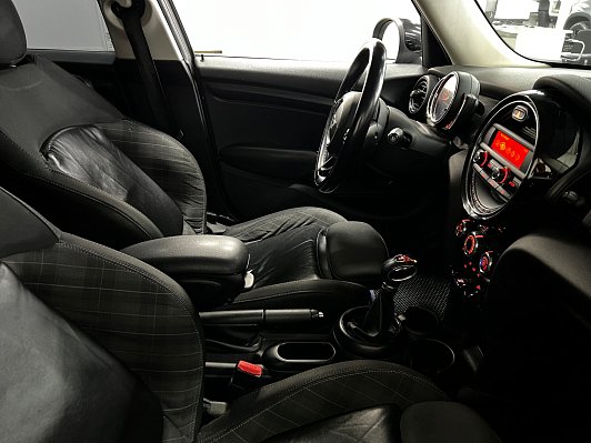 Mini Hatch Cooper, 2018 года, пробег 176005 км