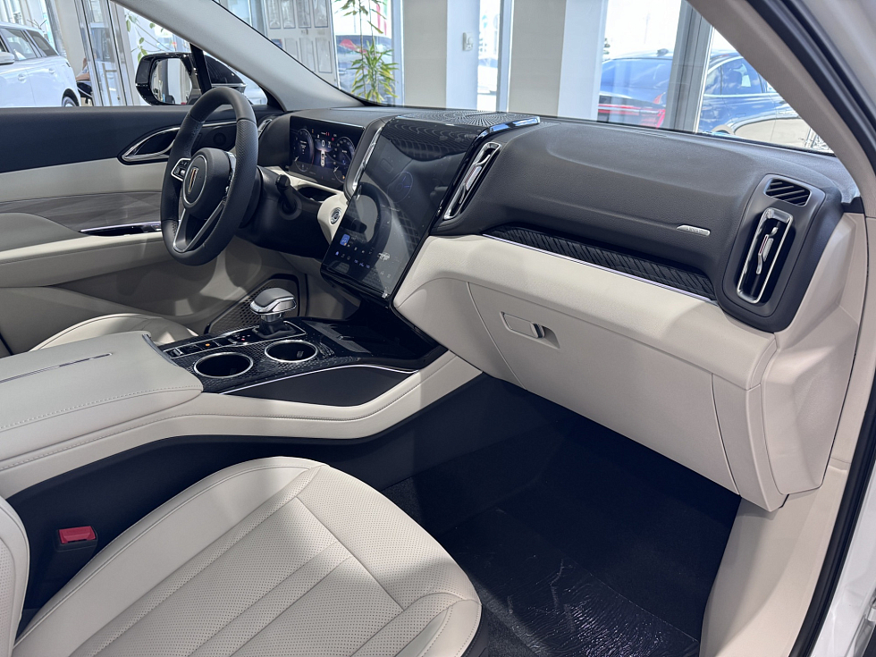 Hongqi HS3 Делюкс (Deluxe), белый