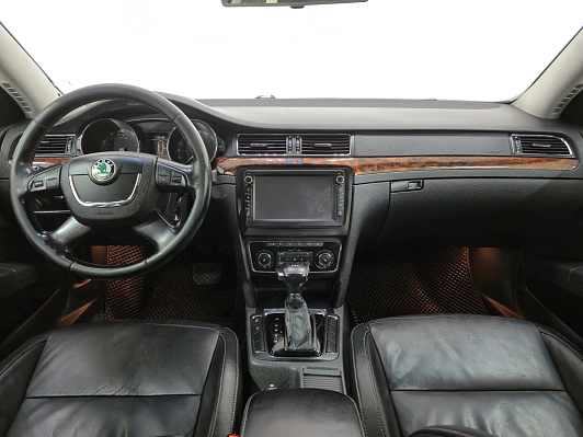 Skoda Superb, 2011 года, пробег 240513 км