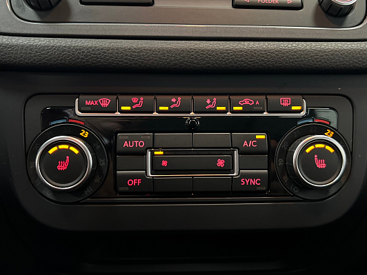 Volkswagen Tiguan Avenue, 2014 года, пробег 136810 км