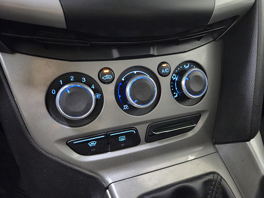 Ford Focus Trend, 2012 года, пробег 233777 км