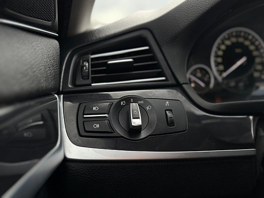 BMW 5 серии, 2013 года, пробег 259279 км