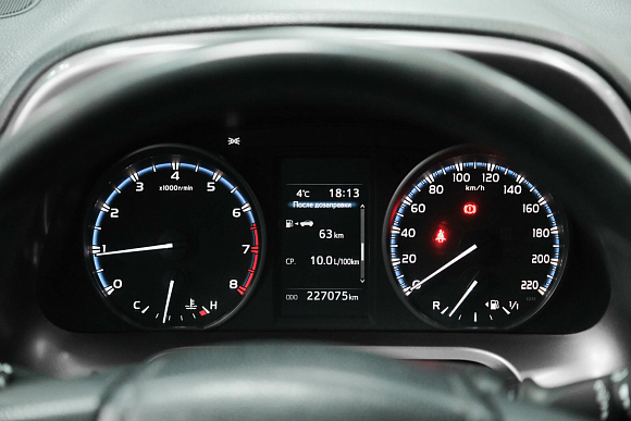 Toyota RAV4, 2015 года, пробег 227000 км