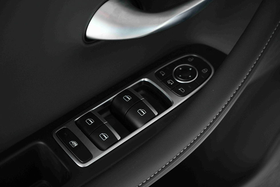 Chery Arrizo 8 Ультра Черный / Ultra Black, белый