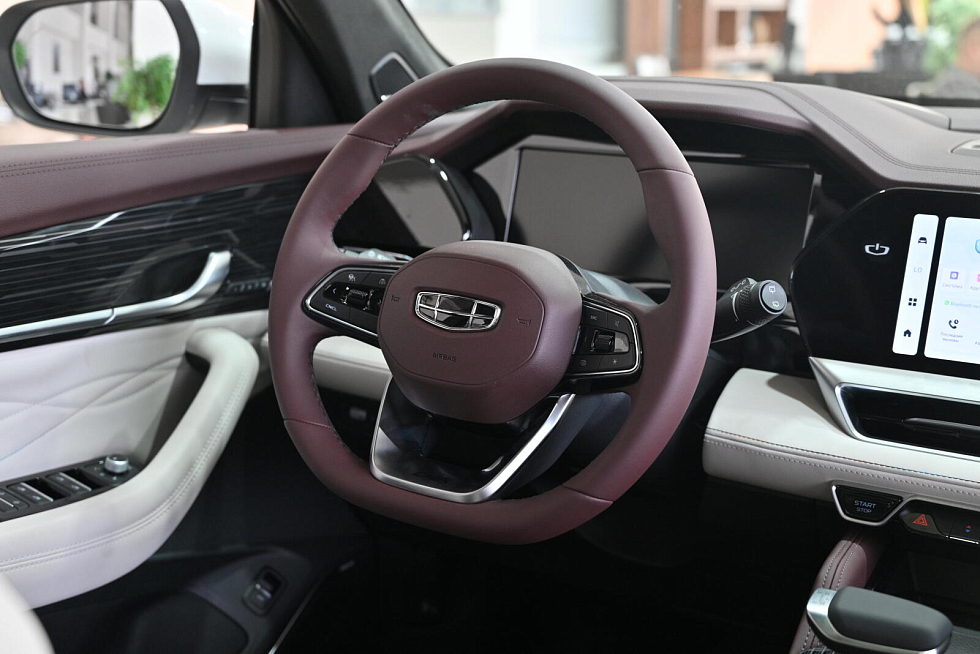 Geely Monjaro Флагман, белый