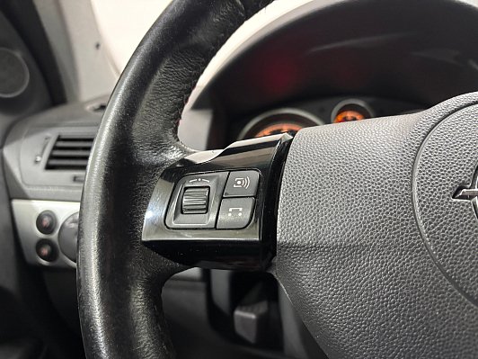 Opel Astra, 2014 года, пробег 182340 км