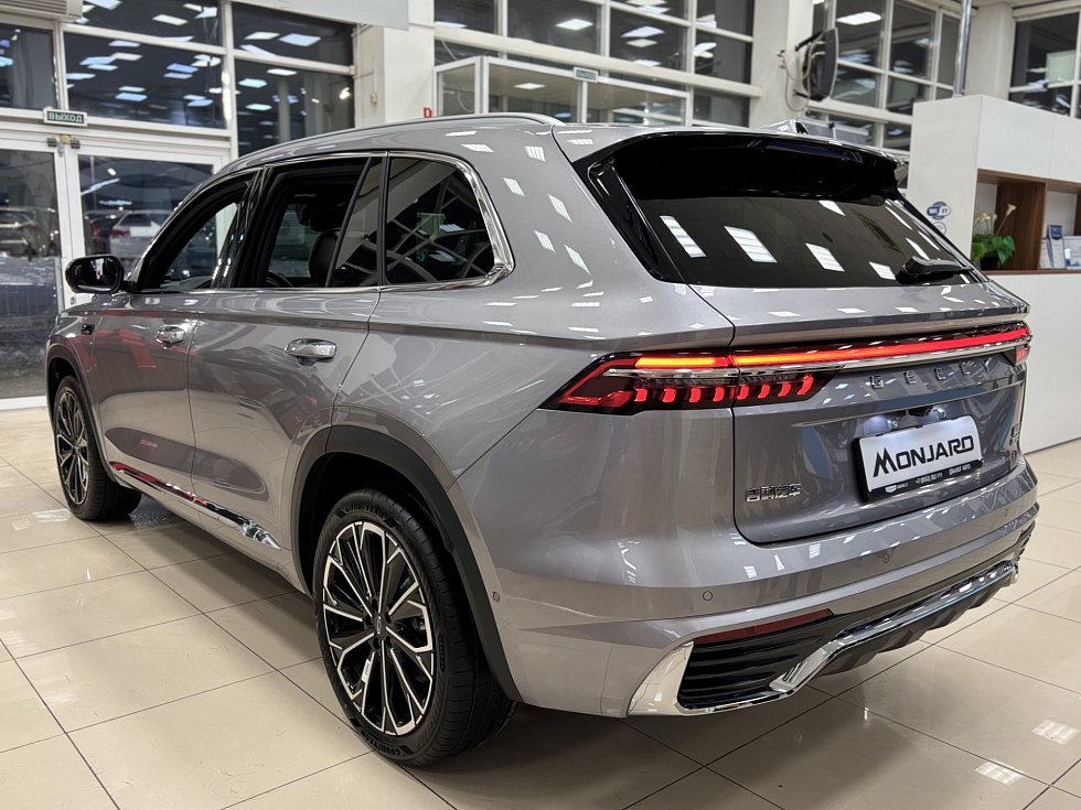 Geely Monjaro Flagship, серебряный