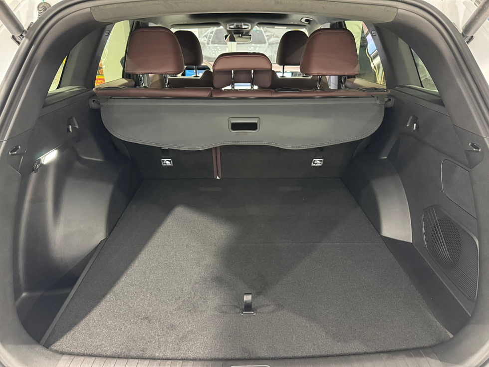 Geely Monjaro Flagship, белый