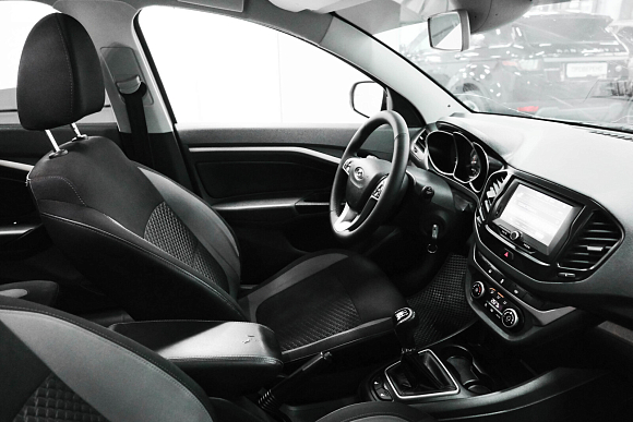 Lada (ВАЗ) Vesta Luxe Multimedia (2019-2021), 2018 года, пробег 144454 км