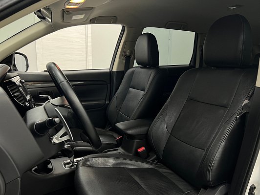 Mitsubishi Outlander Ultimate, 2015 года, пробег 159511 км