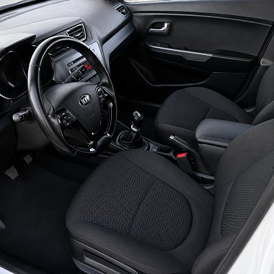 Kia Rio Comfort Аудио, 2015 года, пробег 197000 км
