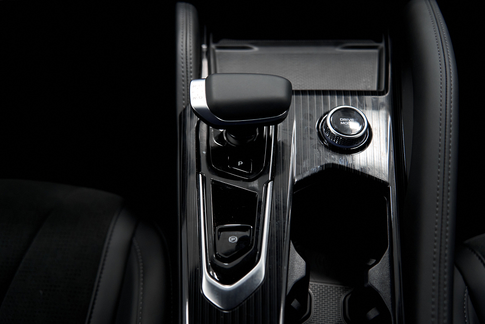 Geely Monjaro Exclusive, серый