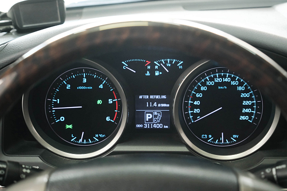 Toyota Land Cruiser, 2011 года, пробег 311307 км