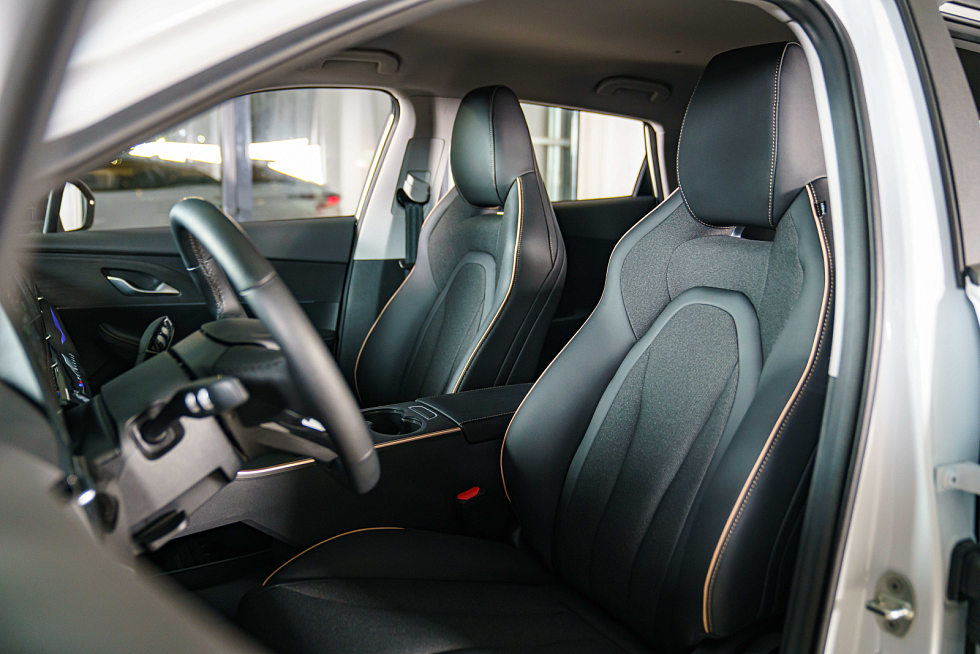 Omoda C5 Актив, белый