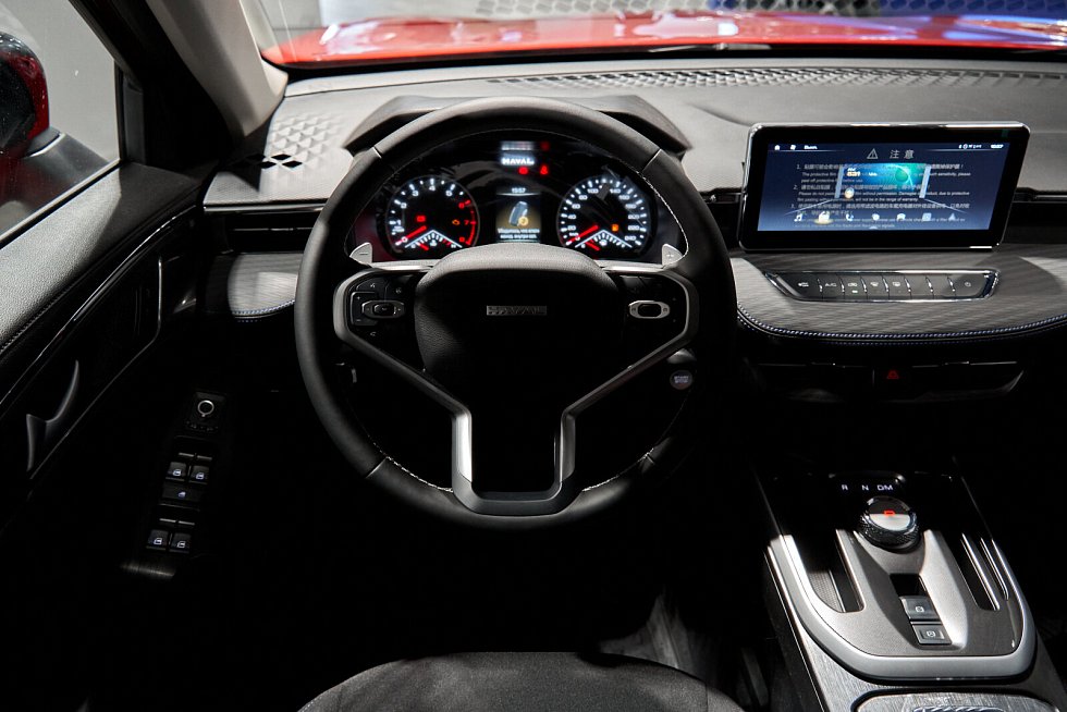 Haval Jolion Оптимум, красный