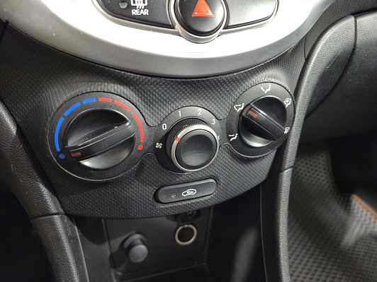 Hyundai Solaris Active, 2015 года, пробег 202968 км