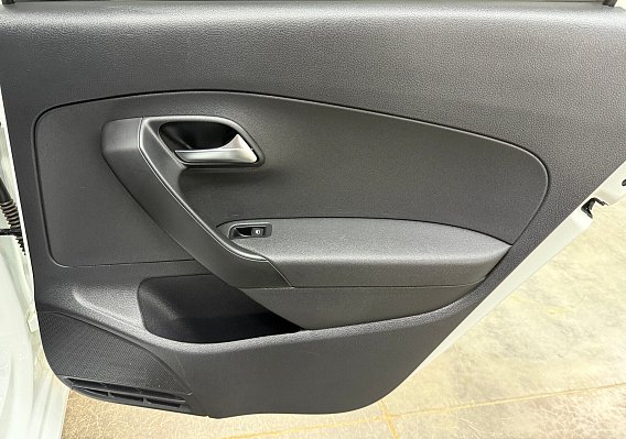 Volkswagen Polo Trendline, 2014 года, пробег 121625 км