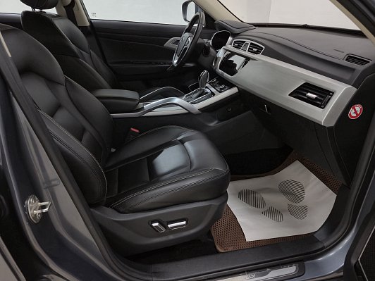 Geely Atlas Luxury, 2019 года, пробег 144072 км