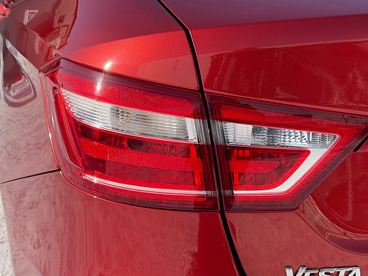 Lada (ВАЗ) Vesta Comfort Multimedia, 2017 года, пробег 64000 км