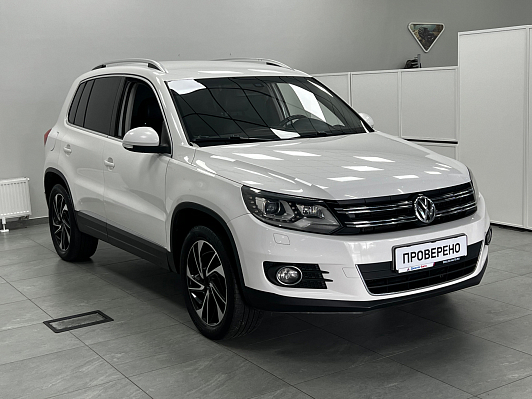 Volkswagen Tiguan Avenue, 2012 года, пробег 305872 км