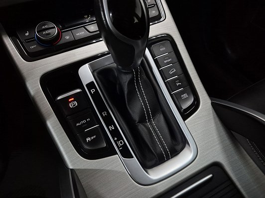 Geely Atlas Luxury, 2019 года, пробег 144072 км