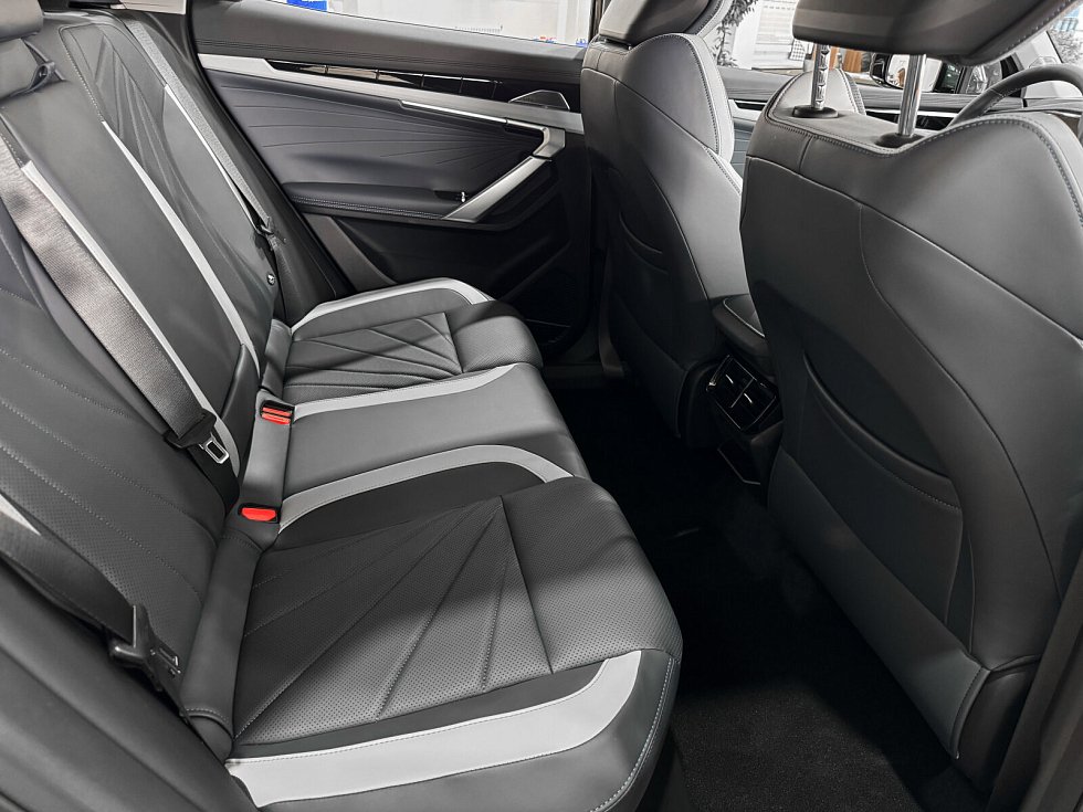 Geely Atlas Флагман, зеленый
