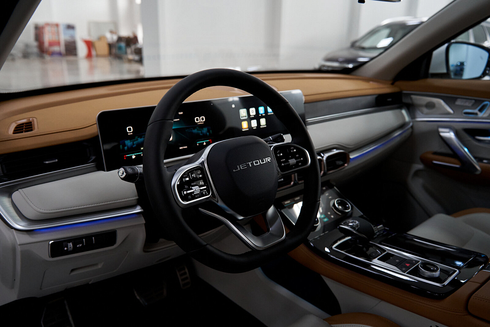 JETOUR X70+ Комфорт, белый