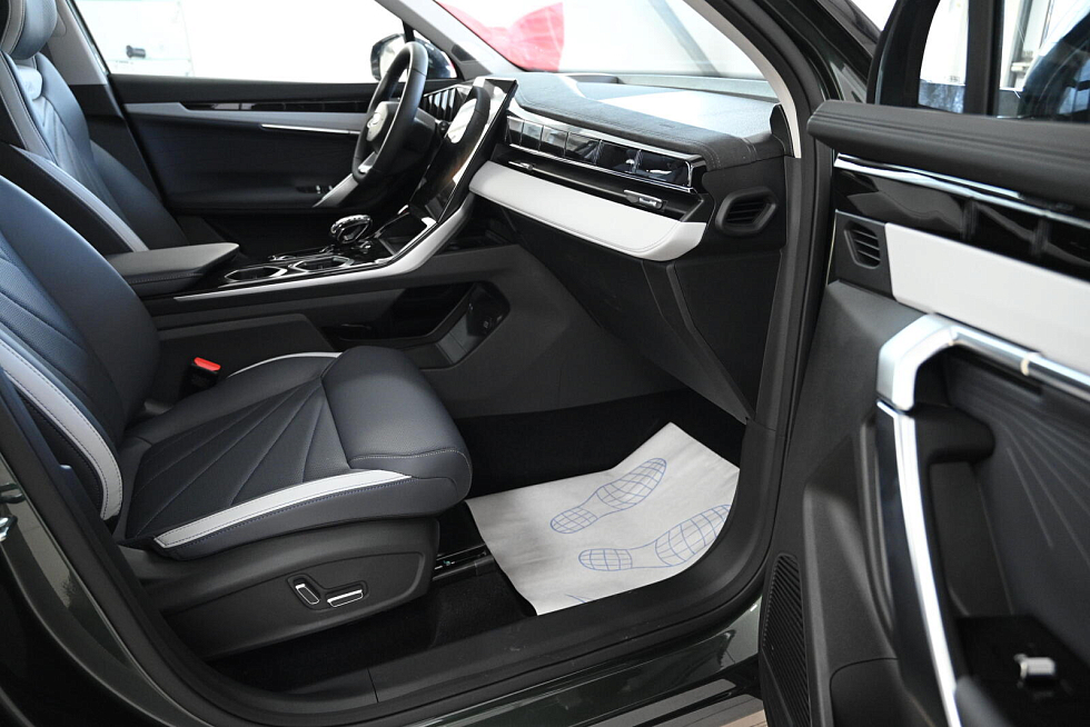 Geely Atlas Люкс, зеленый