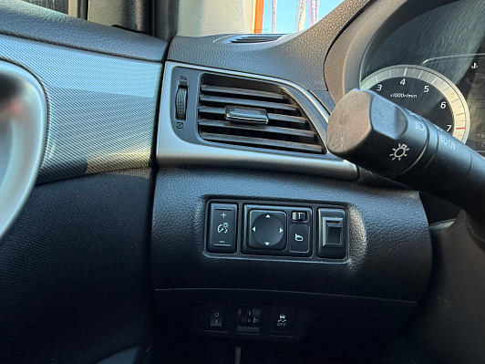 Nissan Tiida Elegance Connect, 2015 года, пробег 220848 км