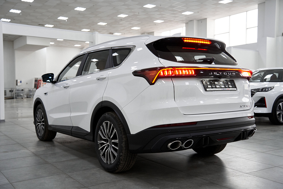 JETOUR X70+ Престиж, белый