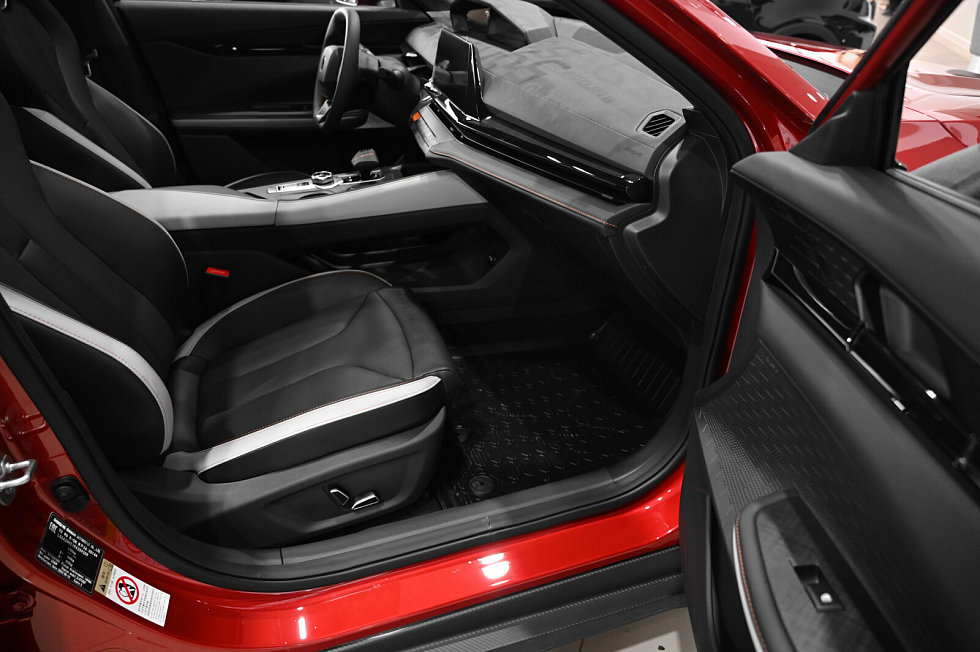 Changan UNI-V Стандарт, красный