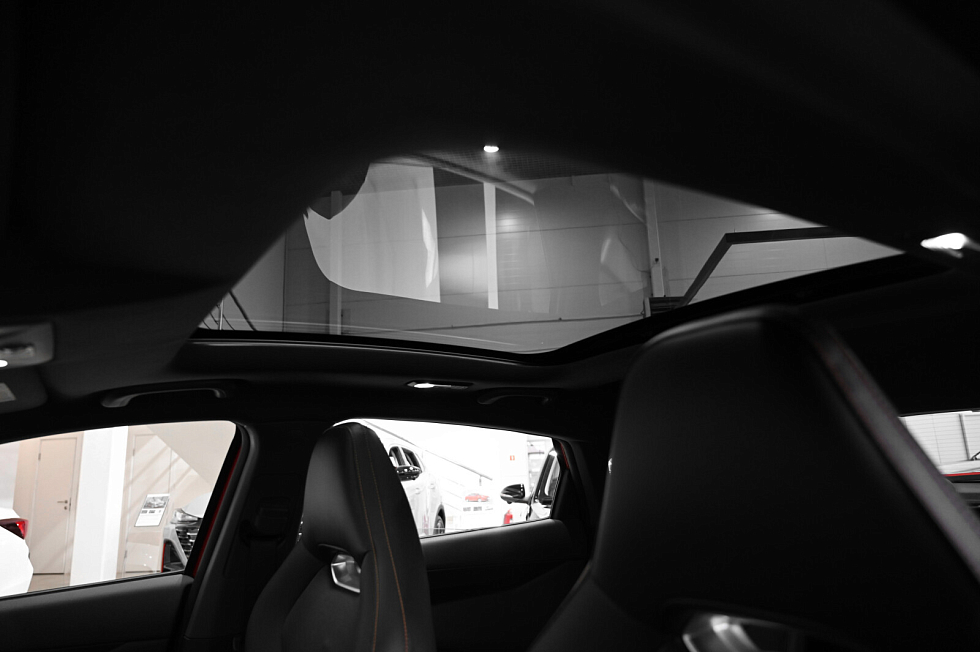 Changan UNI-V LX, красный