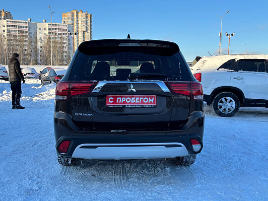 Mitsubishi Outlander, 2021 года, пробег 146239 км