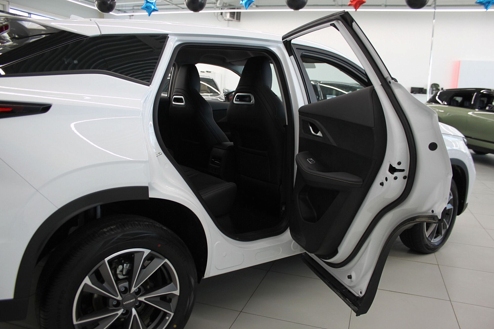 Omoda C5 Актив, белый