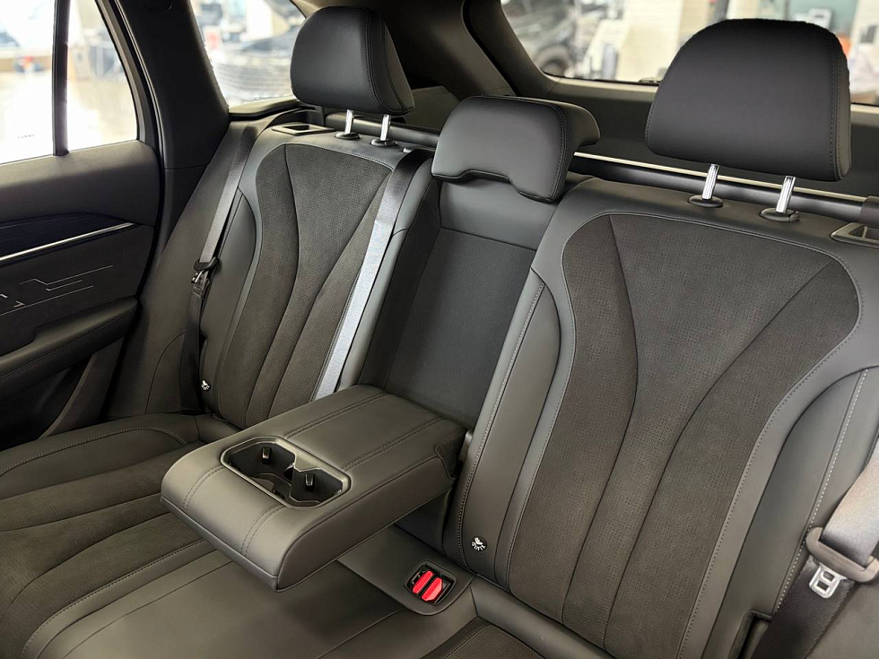 Geely Monjaro Luxury, серый