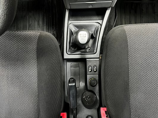 Lada (ВАЗ) Priora Люкс, 2011 года, пробег 111000 км