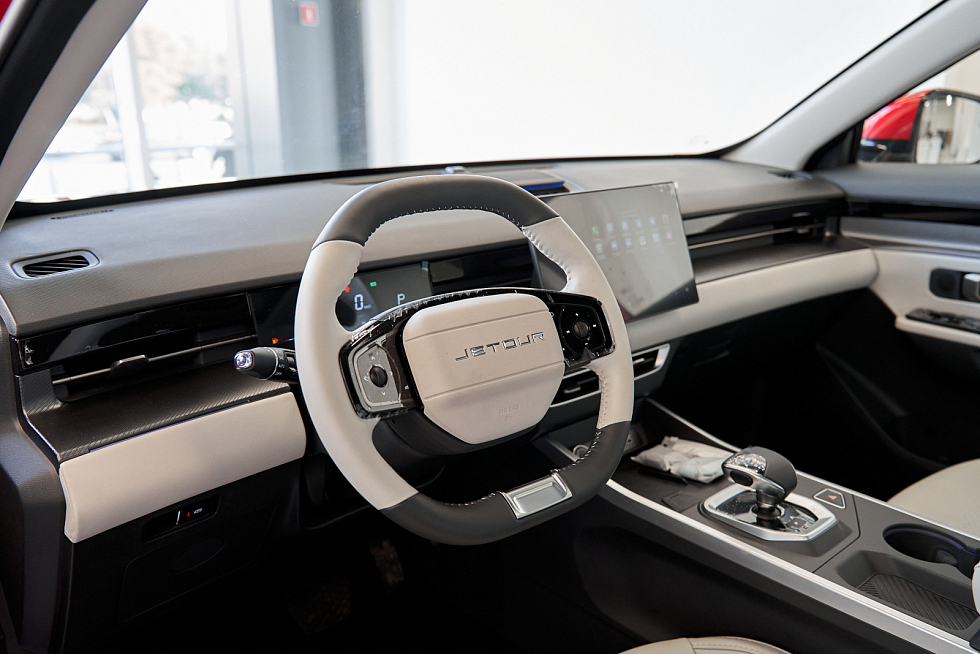 Jetour Dashing Luxury, красный