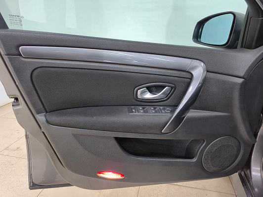 Renault Laguna, 2009 года, пробег 270739 км