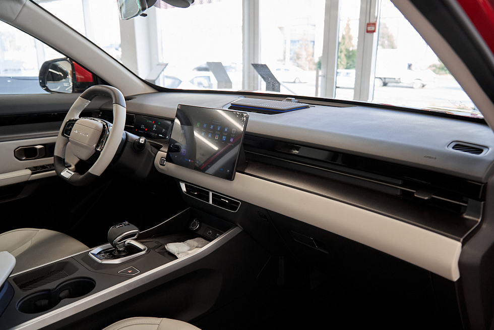 Jetour Dashing Luxury, красный