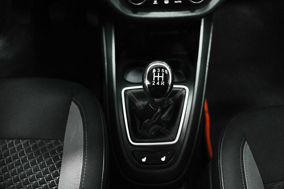 Lada (ВАЗ) Vesta Luxe Multimedia (2019-2021), 2018 года, пробег 144454 км