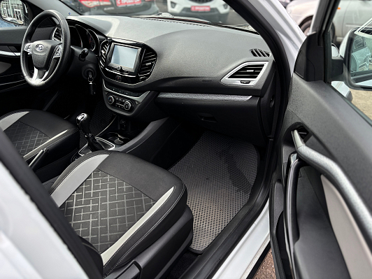 Lada (ВАЗ) Vesta Luxe, 2019 года, пробег 113000 км