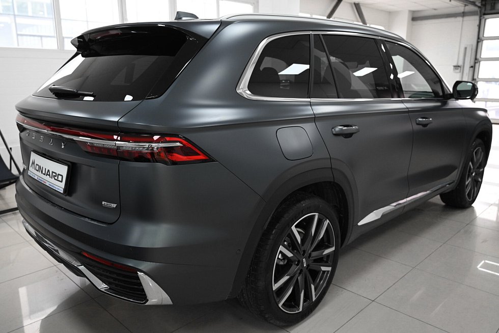 Geely Monjaro Люкс, серый