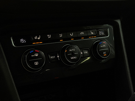 Volkswagen Tiguan CONNECT, 2020 года, пробег 111189 км