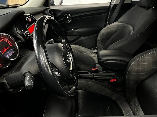 Mini Hatch Cooper, 2018 года, пробег 176005 км