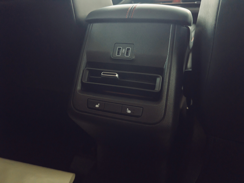 Changan UNI-S (CS55 Plus) Техно, красный