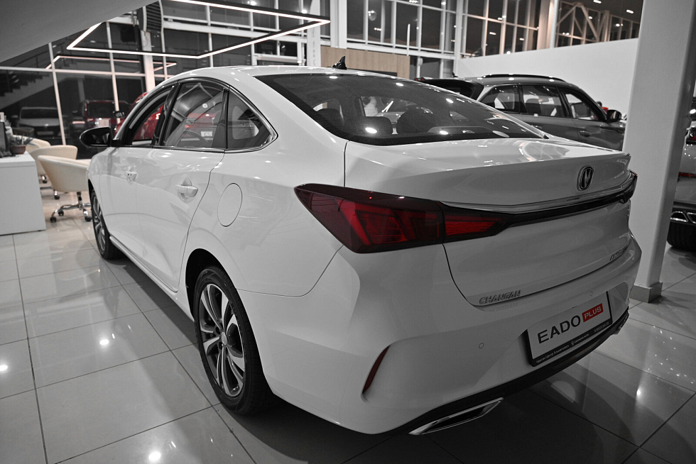 Changan Eado Plus Стандарт, белый