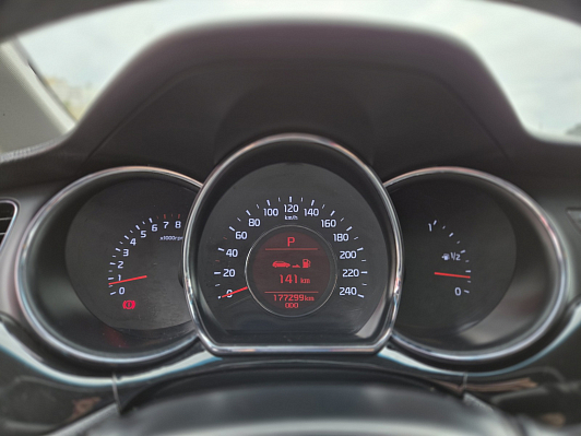 Kia Ceed Luxe, 2015 года, пробег 177299 км