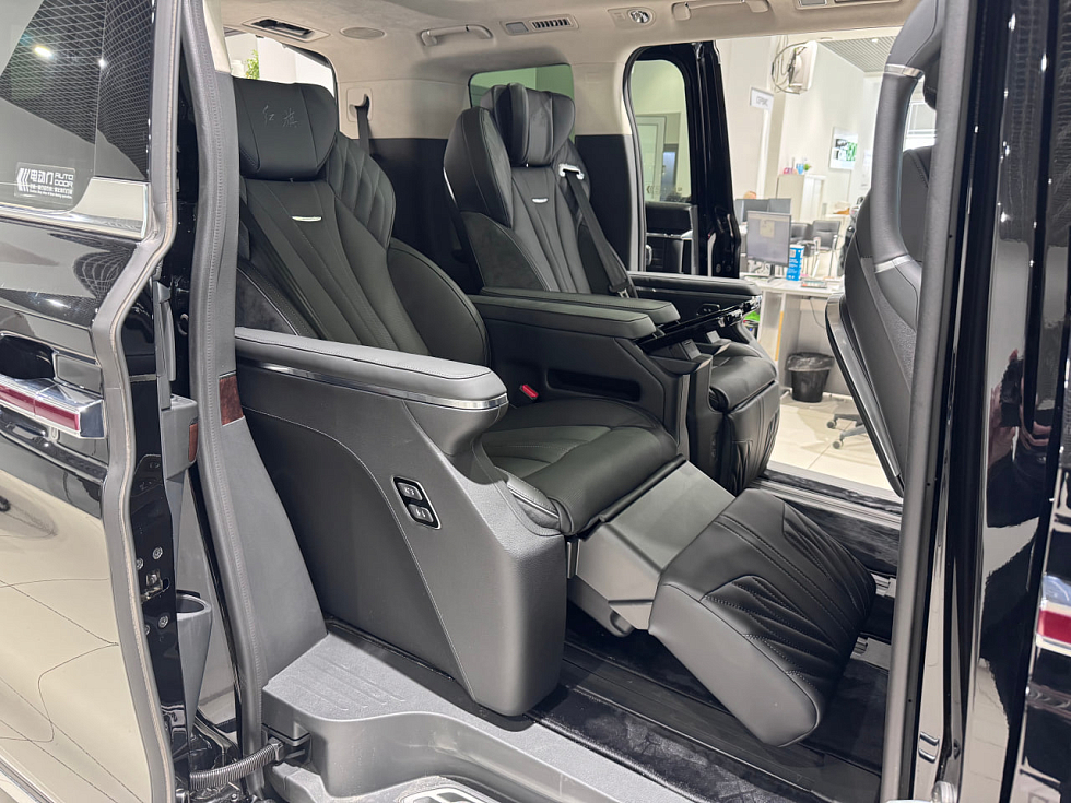 Hongqi HQ9 Бизнес (Executive), черный