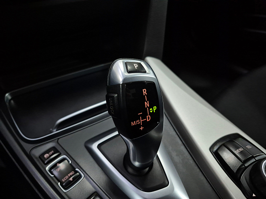 BMW 3 серии 318i Sport Line, 2015 года, пробег 160245 км