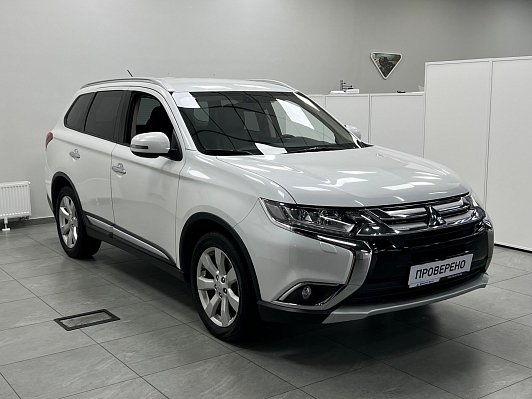 Mitsubishi Outlander Ultimate, 2015 года, пробег 159511 км